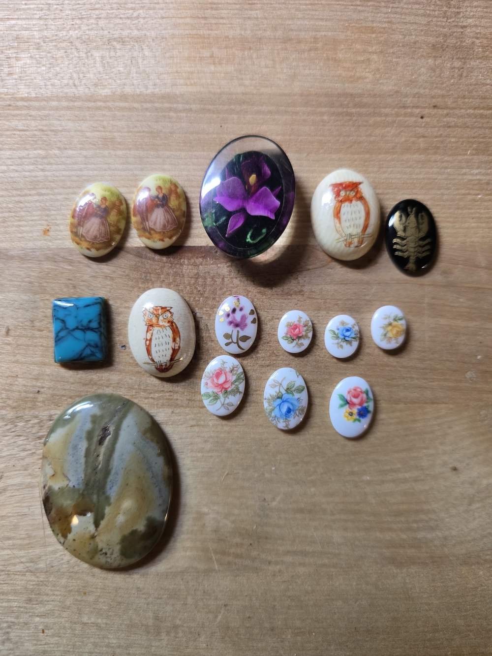 Lot Of 15 Small Cameo Jewlery Loose Pendents